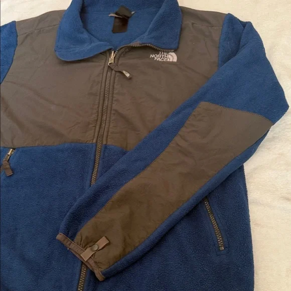 The North Face Blue and Black Fleece Jacket - Picture 3 of 12